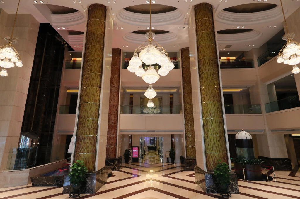 Renaissance Shenzhen Luohu Hotel
