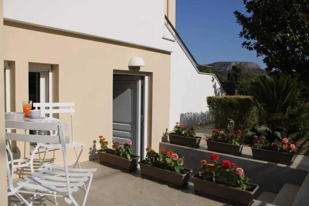 Aretis St Apartment
