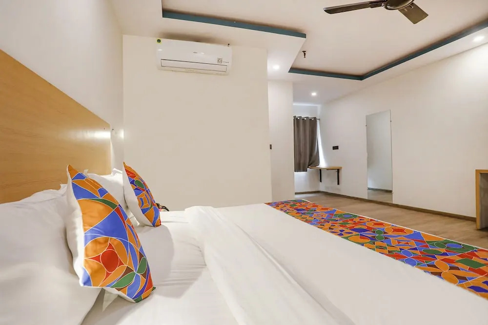 OYO TOWNHOUSE 390 The Madhav Sector 58 Noida