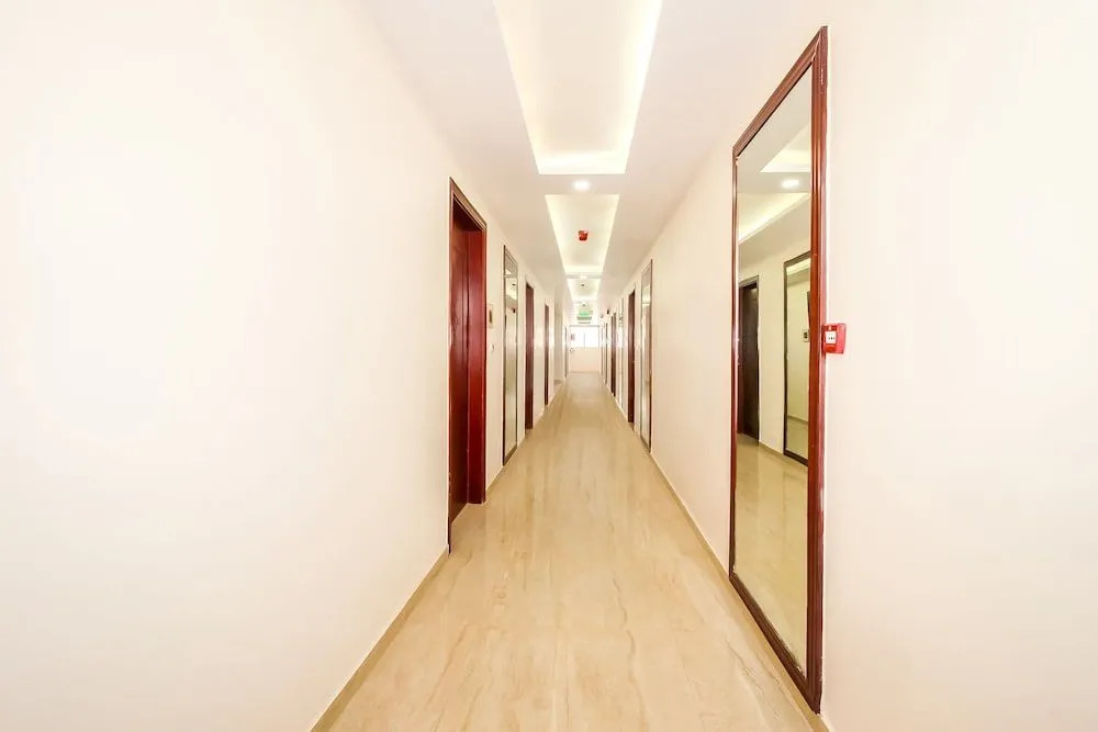 Capital O 37152 Naveen Continental