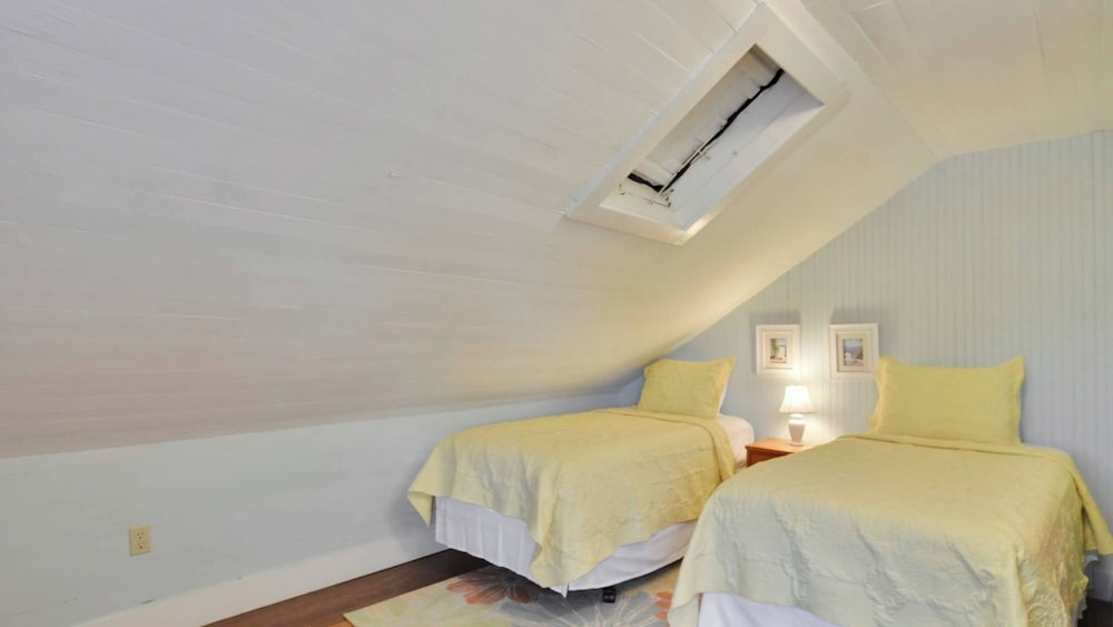 First Breath by Avantstay Close to Old Town w/ Pool Month Long Stays Only