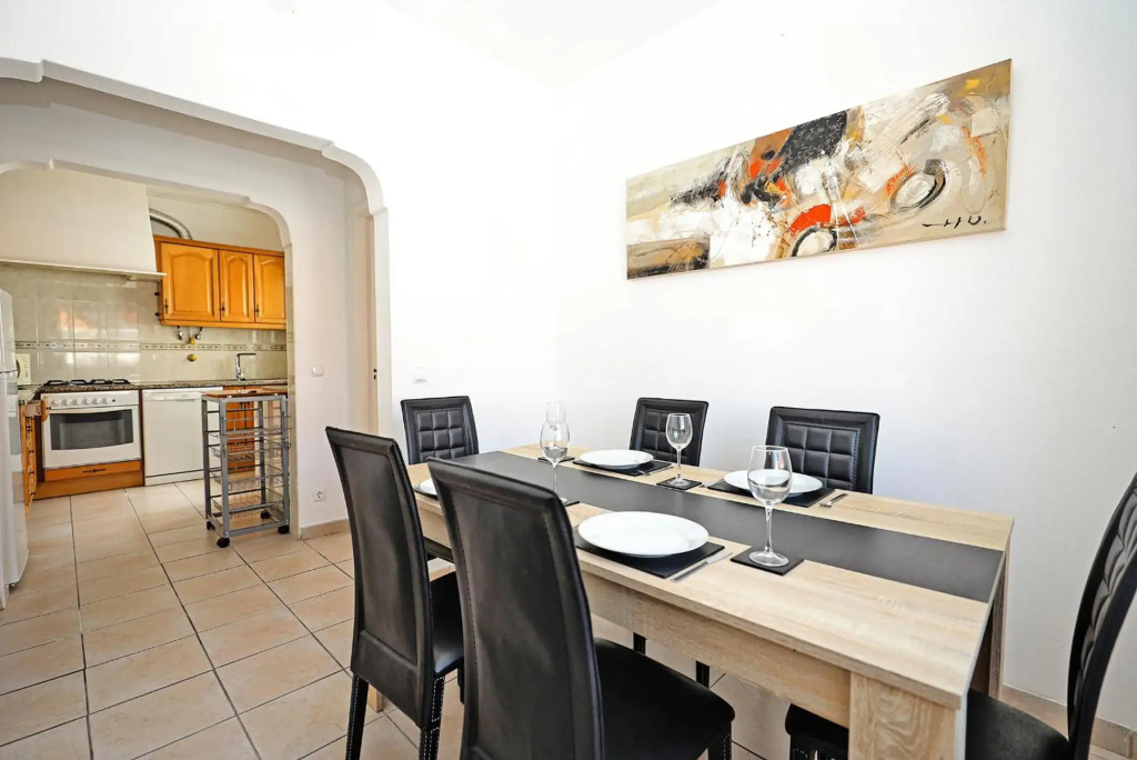 B63 - Corner Street Historic Center Apartment in Lagos