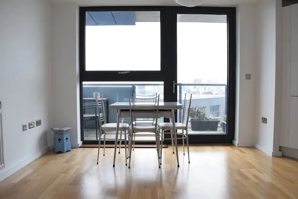 1 Bedroom Flat With a Balcony View of the Shard