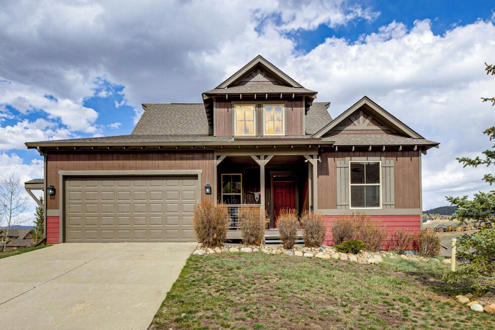 Granby Home w/ Hot Tub + Ski, Golf & Pool Access