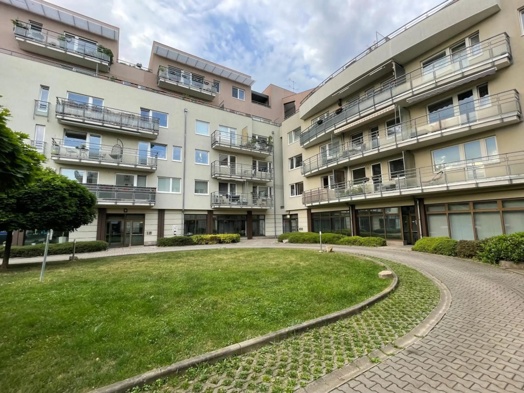 MONFas APARTMENT HOSTIVAŘ