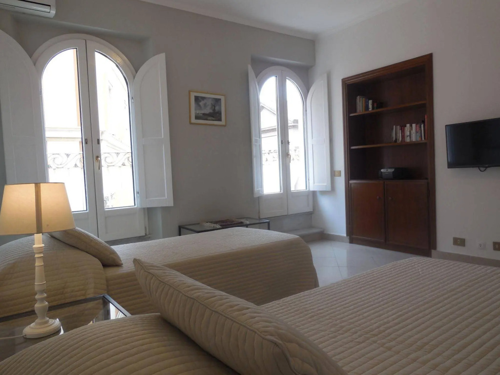 Italy Rents Spanish Steps