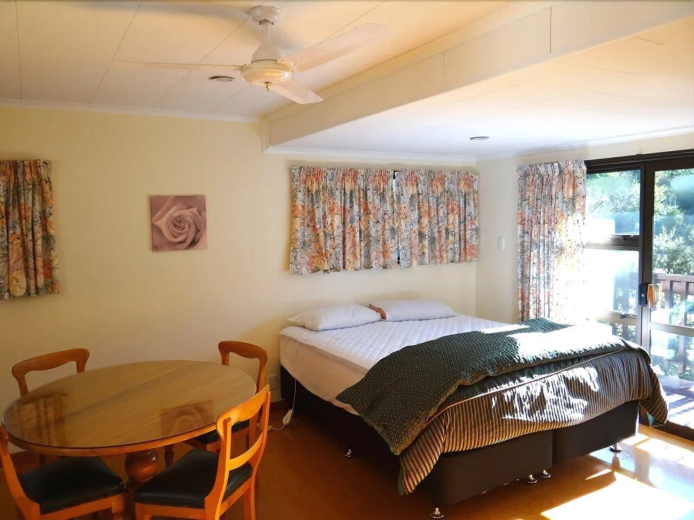 97 Chalet Cres