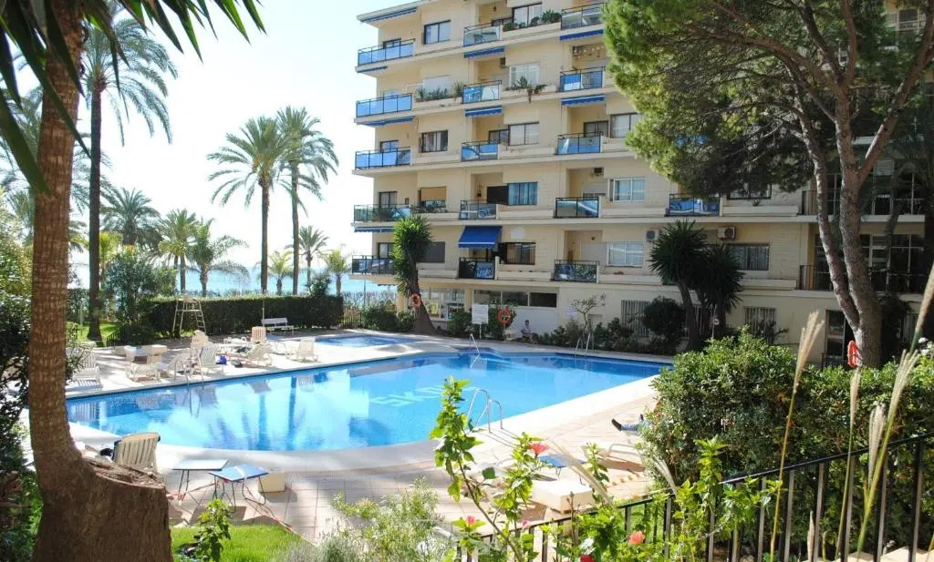 Skol 617 Beachfront Two-bedrooms Duplex With Sea Views