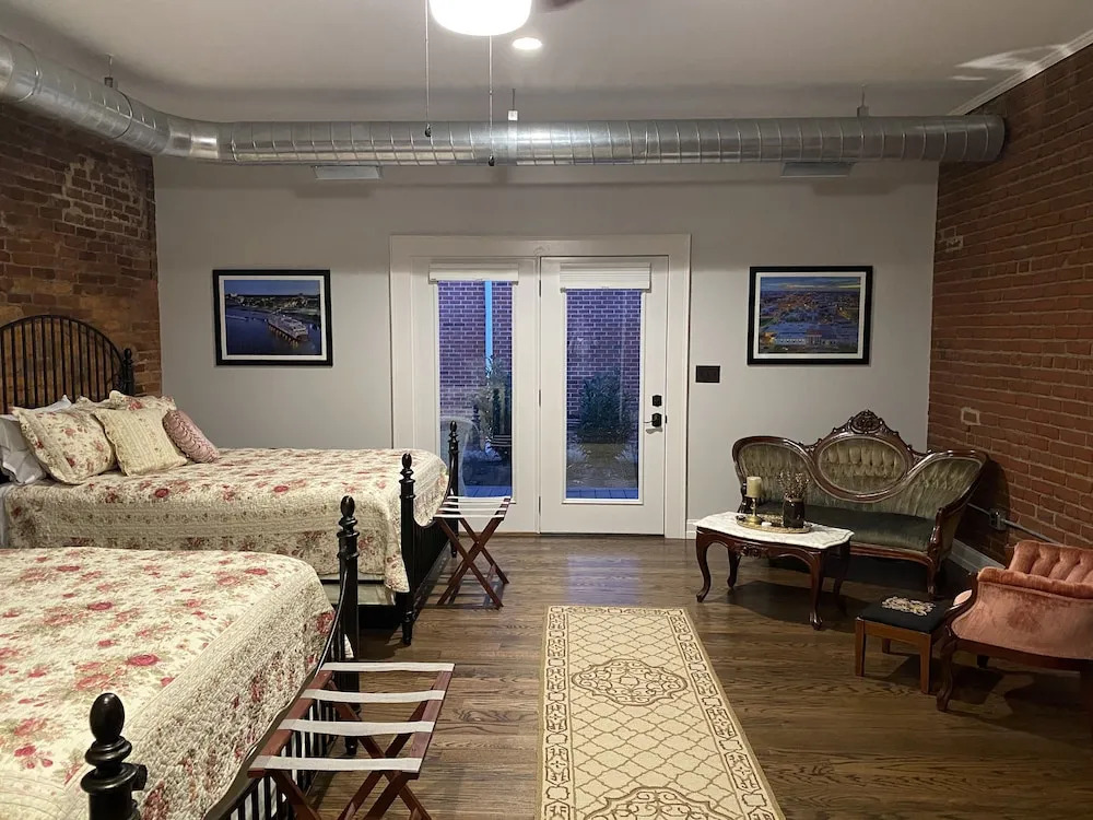 Belle Louise Historic Bed & Breakfast