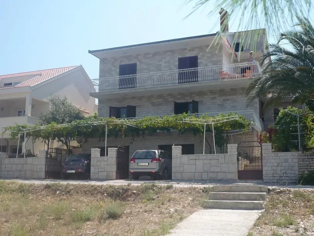 Bela1 - Close to the Beach - A1