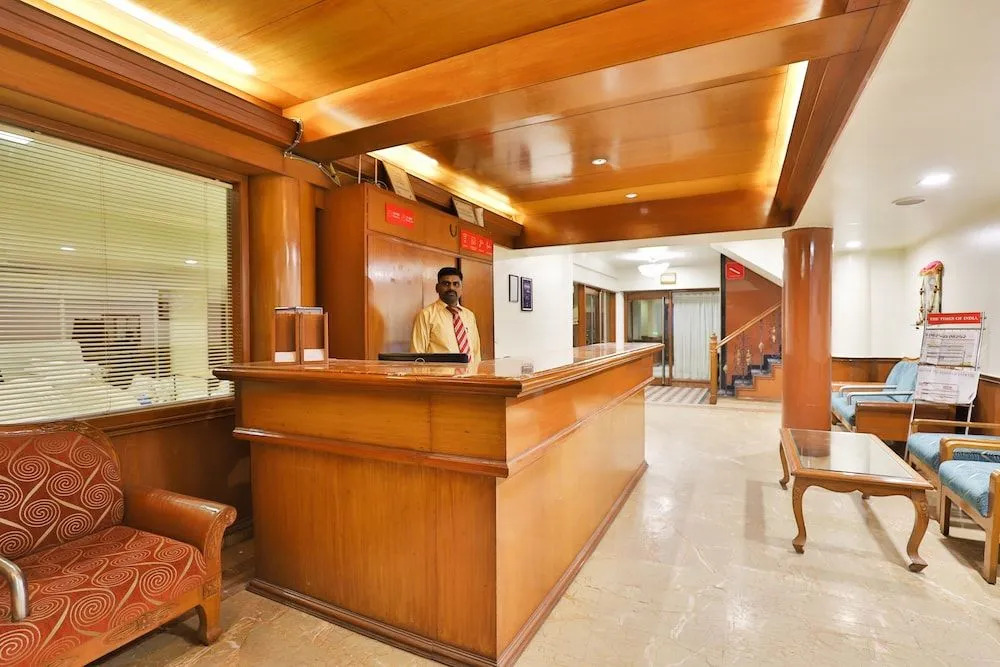 OYO 23337 Flagship Ashram Road