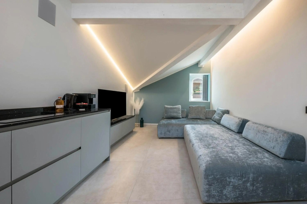 App 8 Palazzo Cavour