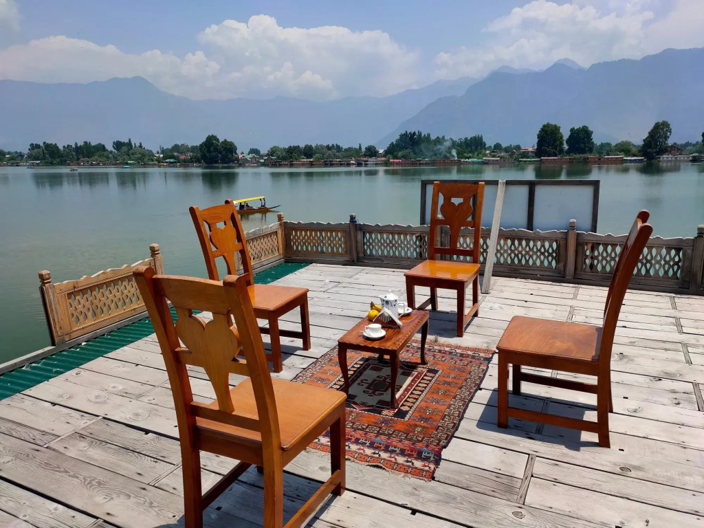 Zaffer Houseboats