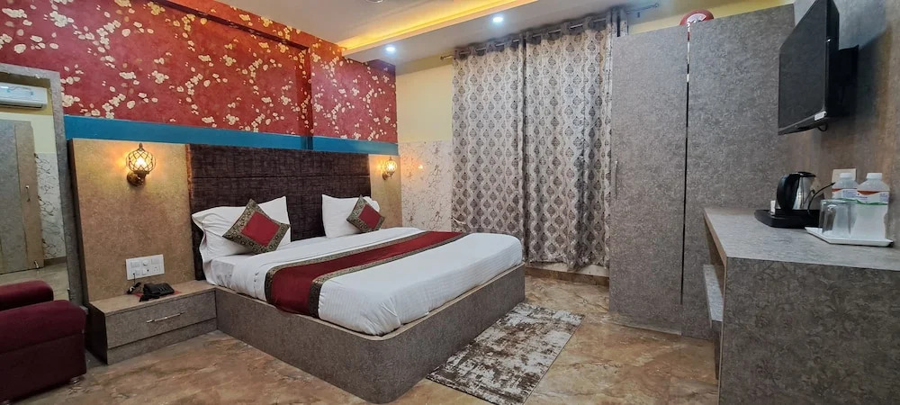 Hotel R S RESIDENCY