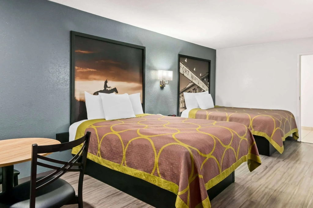 Super 8 by Wyndham Grand Prairie Southwest