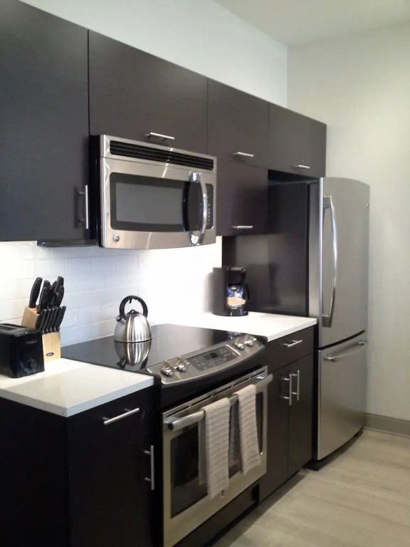 Cook City Suites - 1338 Chestnut Street