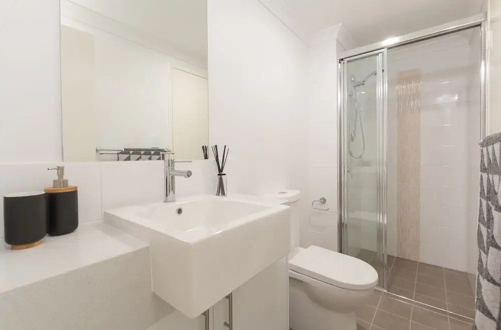 Lakeview Suite 15