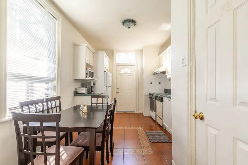 Rooms in Downtown Heritage House
