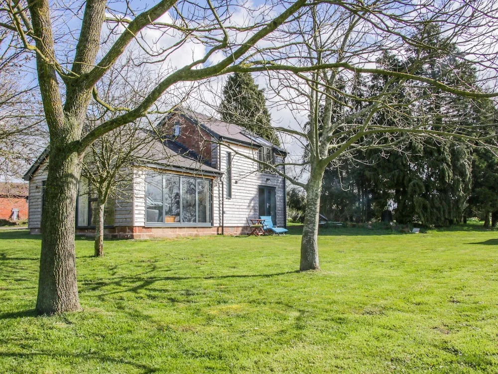 Vitula Cottage