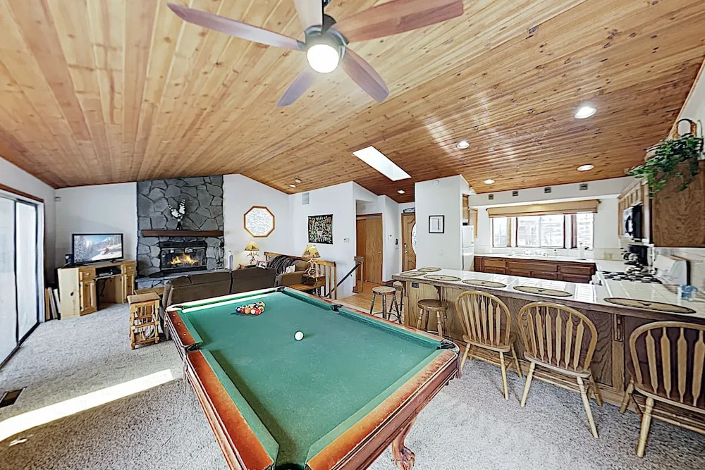 New Listing! Alpine W/ Private Hot Tub 3 Bedroom Home