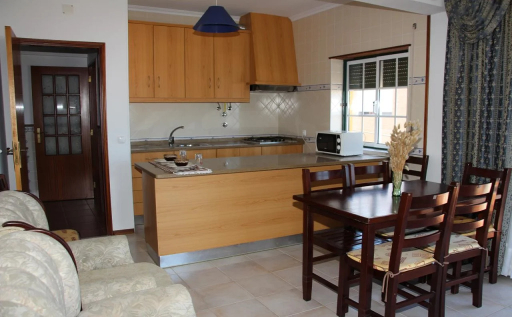 Vinas Place