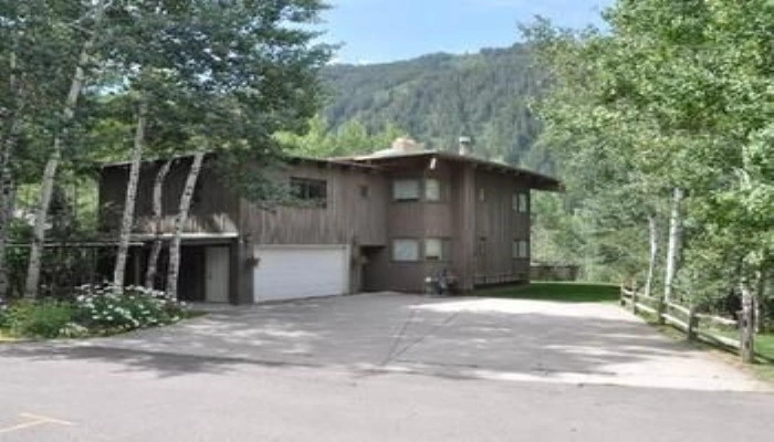 244 Eastwood Residence East End Aspen Home by McCartney