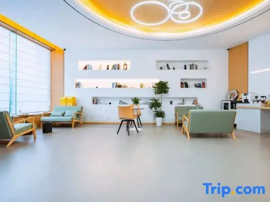 Wannaxiayuan Hotel (Guanshanhu Yue Shanhu Park Subway Station)