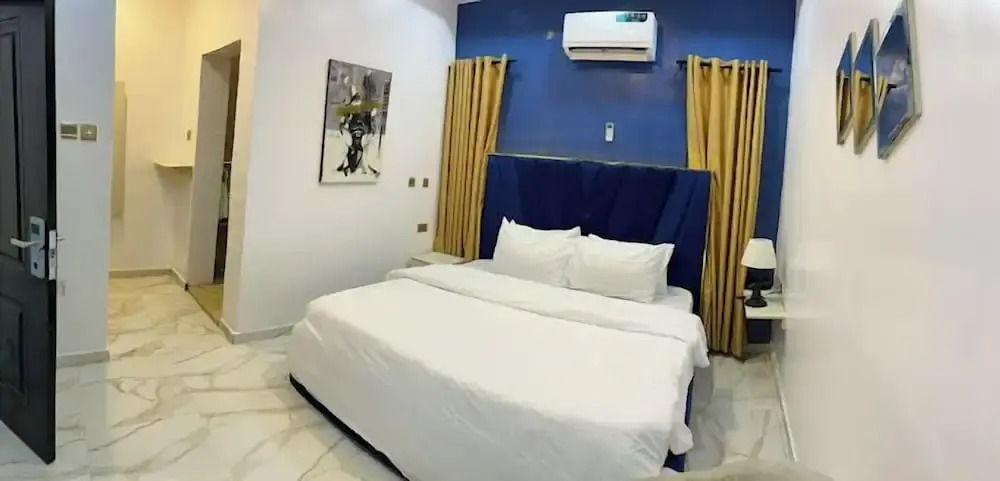 Kaft2 Hotels