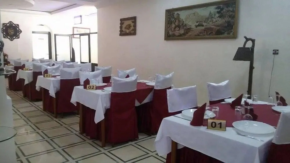 Hotel Raymon