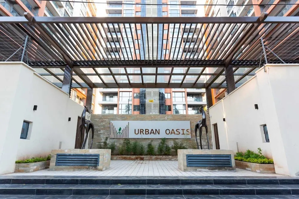 Lux Suites Urban Oasis Apartment