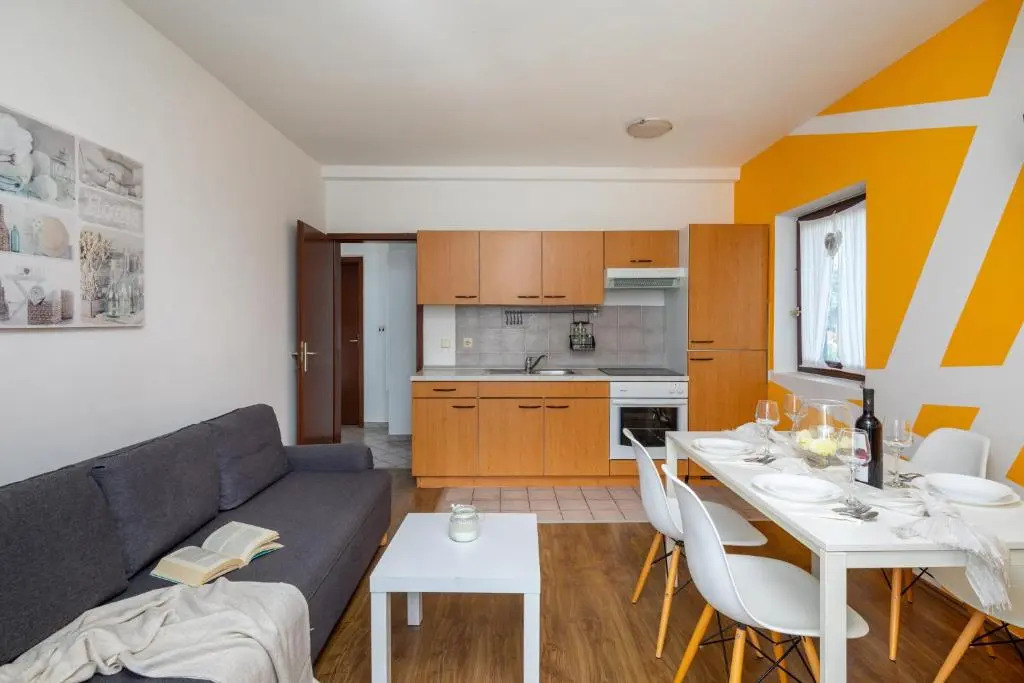 Apartments Villa Zrinka - Last season ever