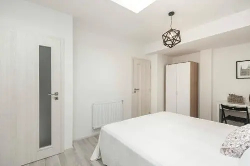 Kent Ridge Loft, Sokolska
