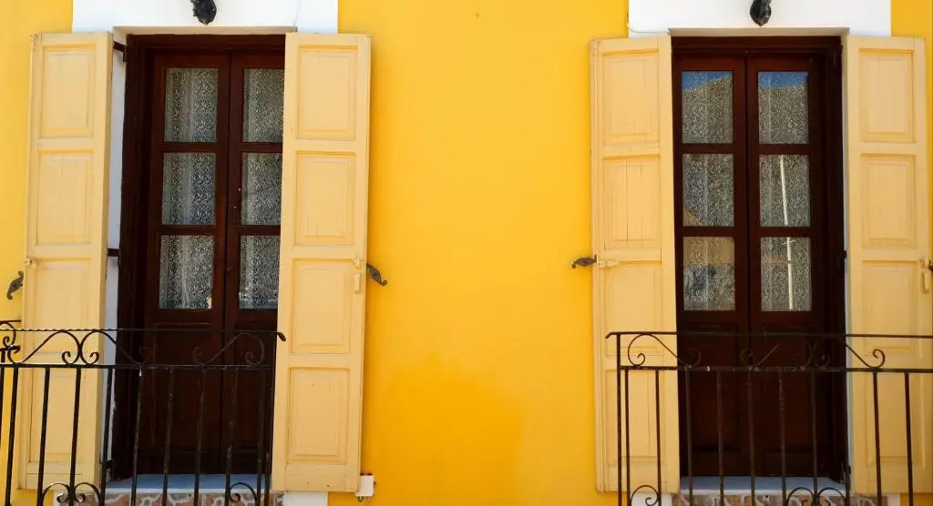 Gompos Apartment - Cozy Apartment next to the sea - Amazing Sea View