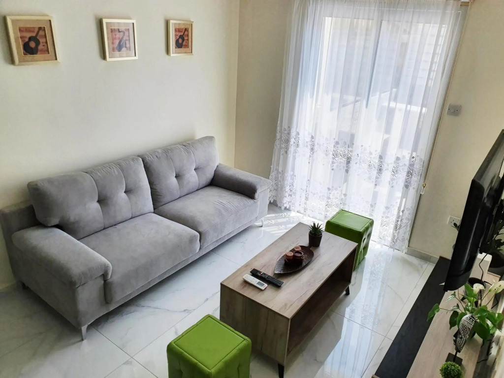 2 Bedroom Cozy Apartment near Tourist Area, 200m from sea