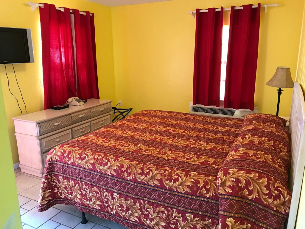 Aqua View Motel