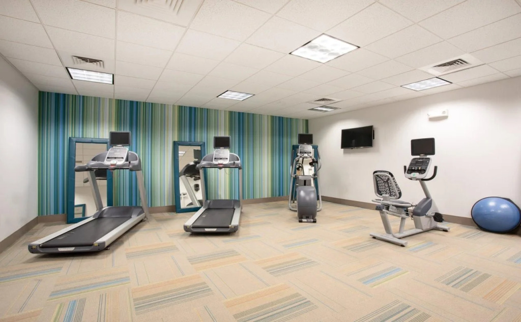 Holiday Inn Express & Suites Manhattan by IHG