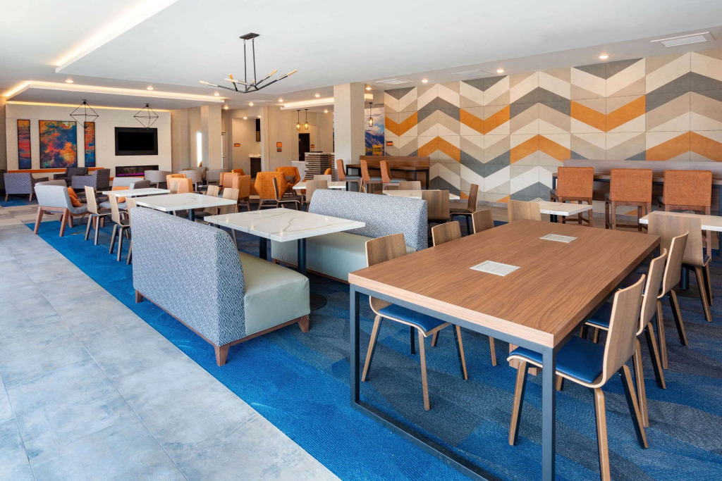 La Quinta Inn & Suites Limon by Wyndham