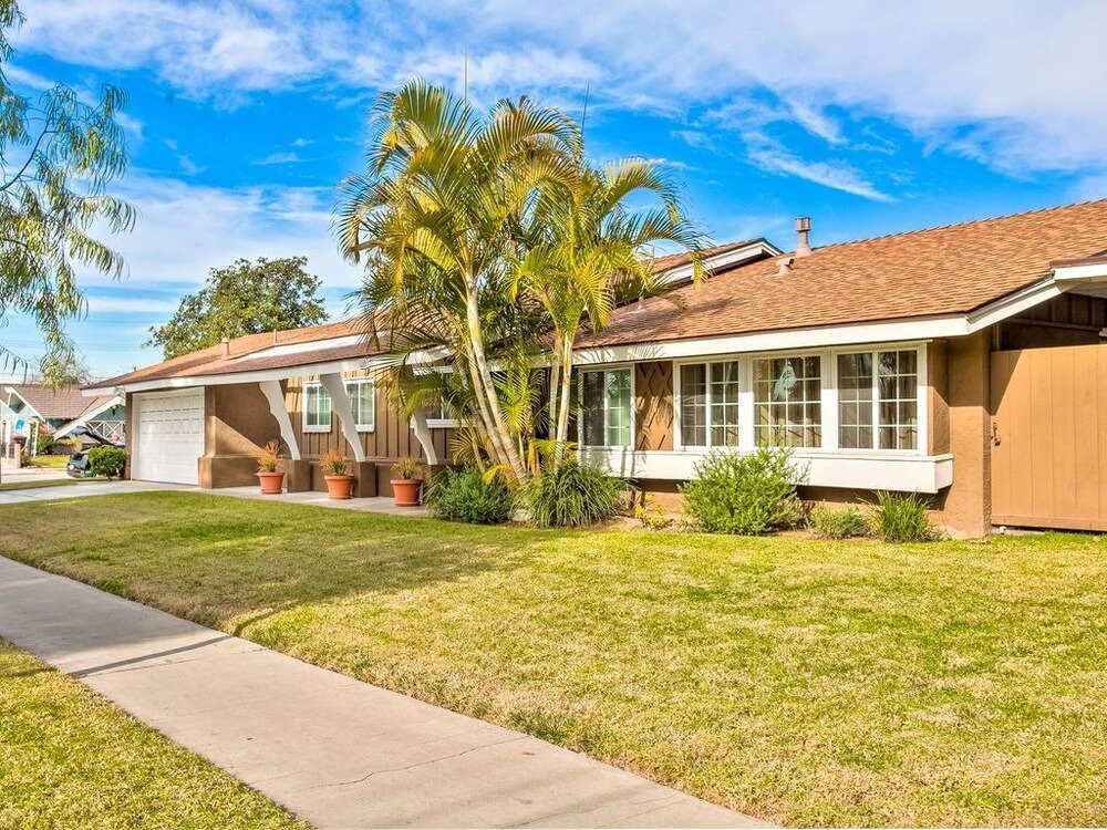 Treasure Island 4 Bedrooms 2.5 Bathrooms Home