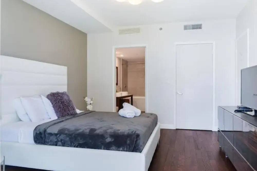 Luxury 1 BR Higher Penthouse Icon Brickell