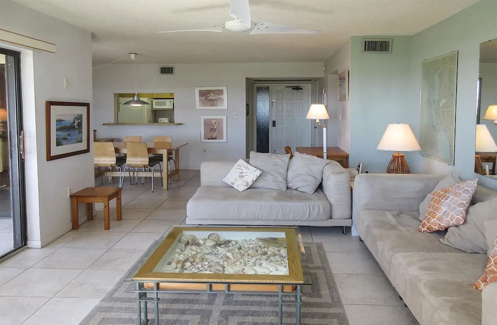 Sandarac 109B - 2 Br Condo