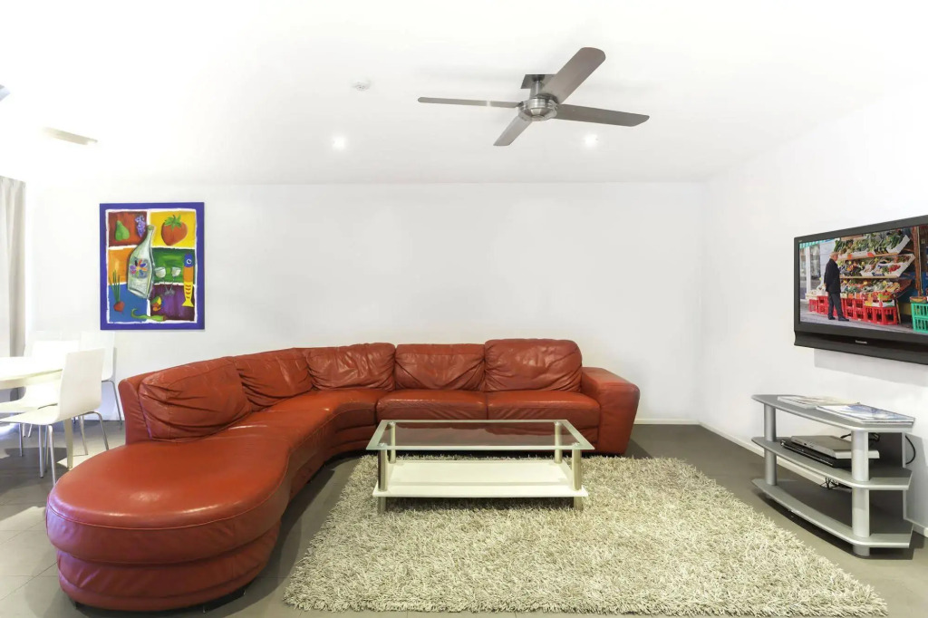 Breakers North Absolute Beachfront Apartments - Official