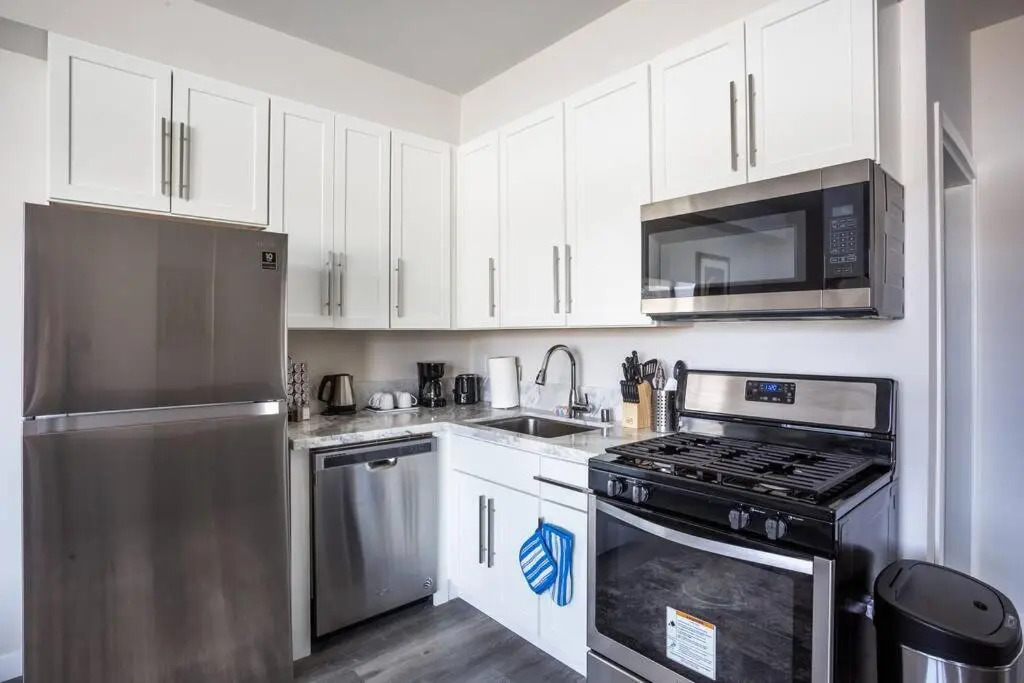 2 Bedroom, 2 Bathroom Detached Apt Max 7 Sleepers