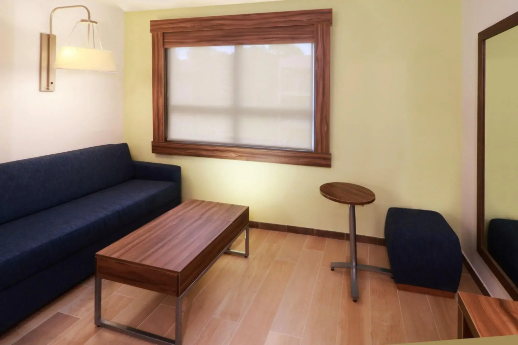 Holiday Inn Express & Suites - Playa del Carmen by IHG