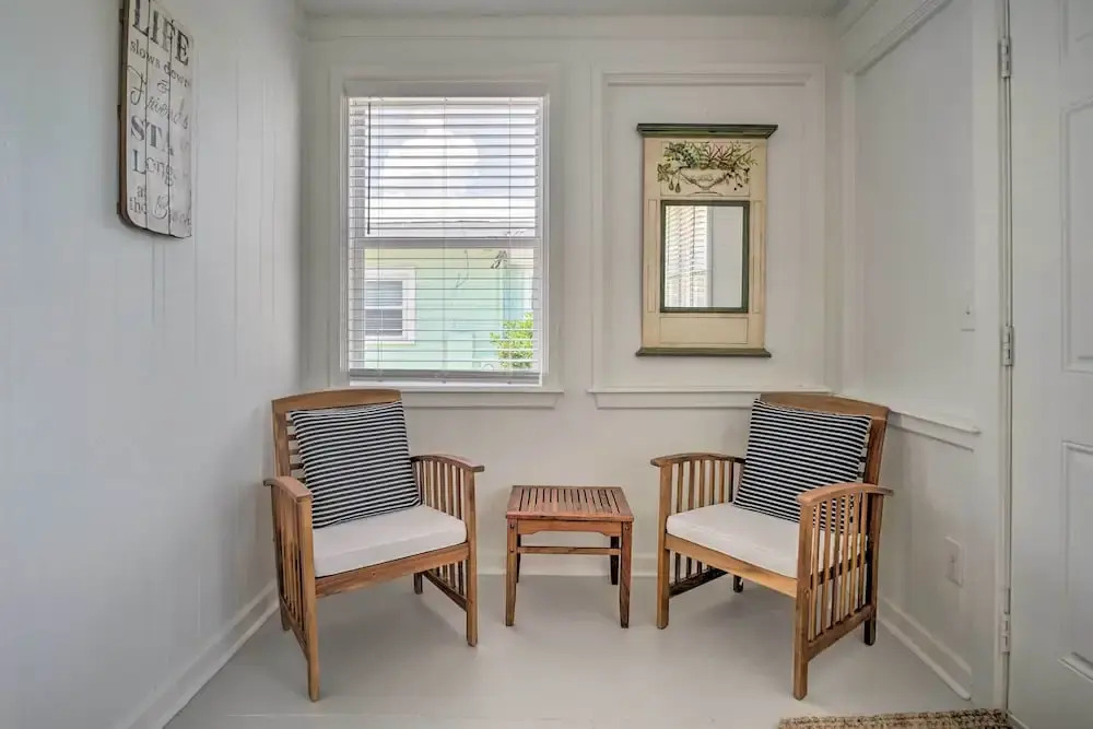 Bright Carolina Beach Cottage w/ Yard & Grill