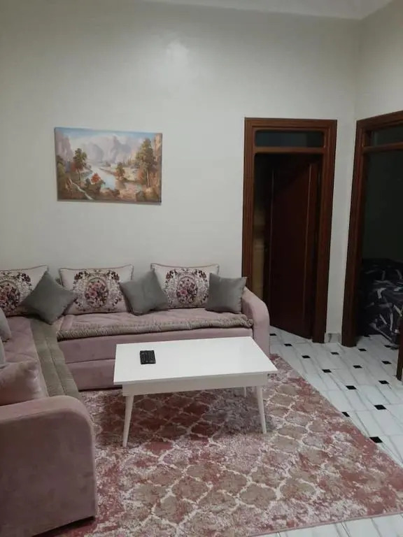 Ground Floor 2 Bedroom Apartment - City Centre Location - Optic Fibre Wifi