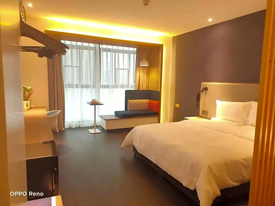 Mingyu Rezen Hotel (Chengdu Happy Valley Southwest Jiaotong University)