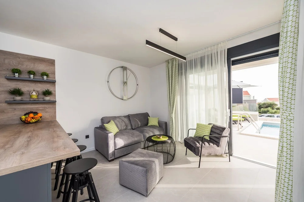 Luxury Villas Joy
