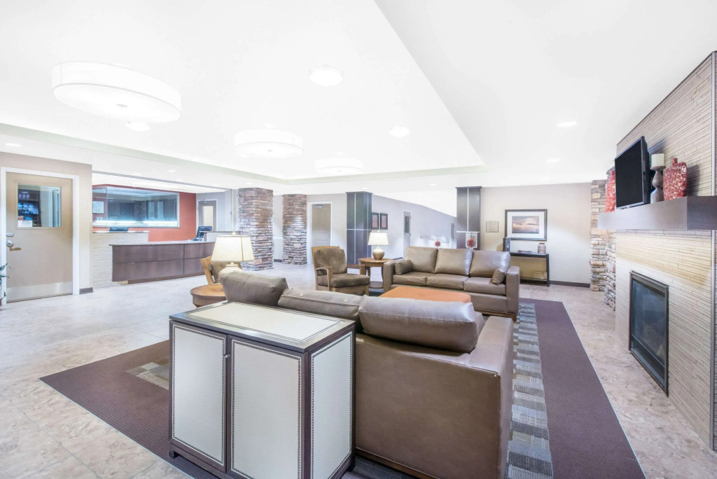 Hawthorn Extended Stay by Wyndham Dickinson
