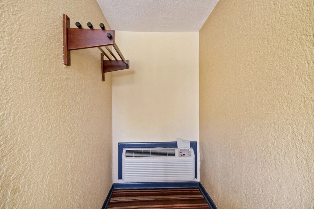 OYO Hotel Luling TX Downtown I-10/US-90