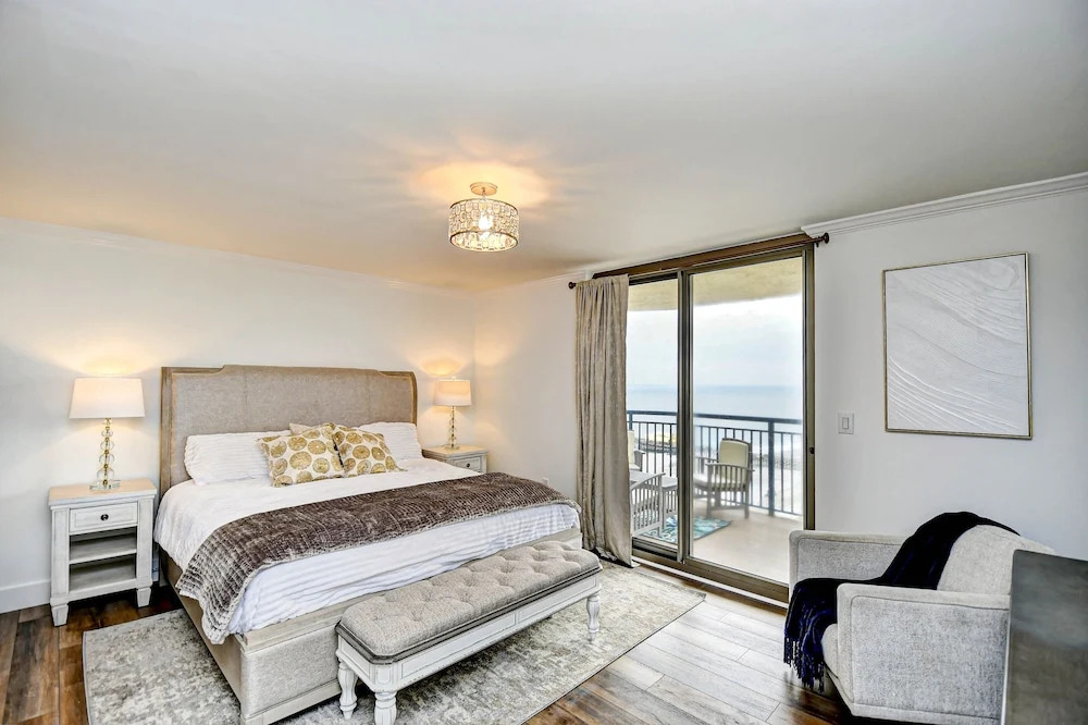 Remodeled, Open Airy Condo, With Full Access , 1706 Brighton 3 Bedroom Condo
